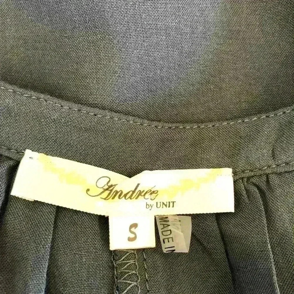 Andree by Unit Blue/Gray Embroidery Sleeveless V Neck Top Size S - Picture 3 of 5